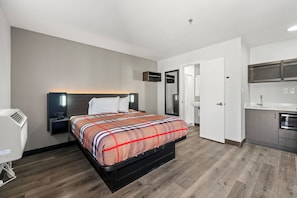 Studio | Desk, free WiFi - Southern Suites Kennesaw (Kennesaw)