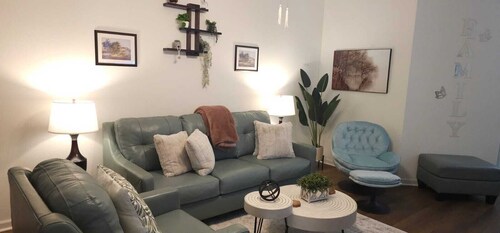 Just Like Home 3-bedroom house in wonderful Madison/ Pet-Friendly