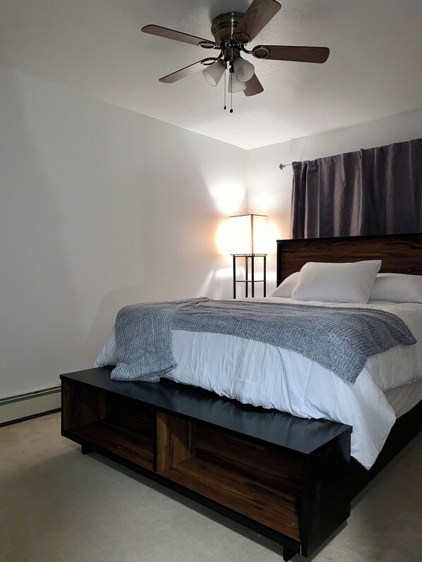 2 chambres, fer et planche à repasser, Wi-Fi, draps fournis