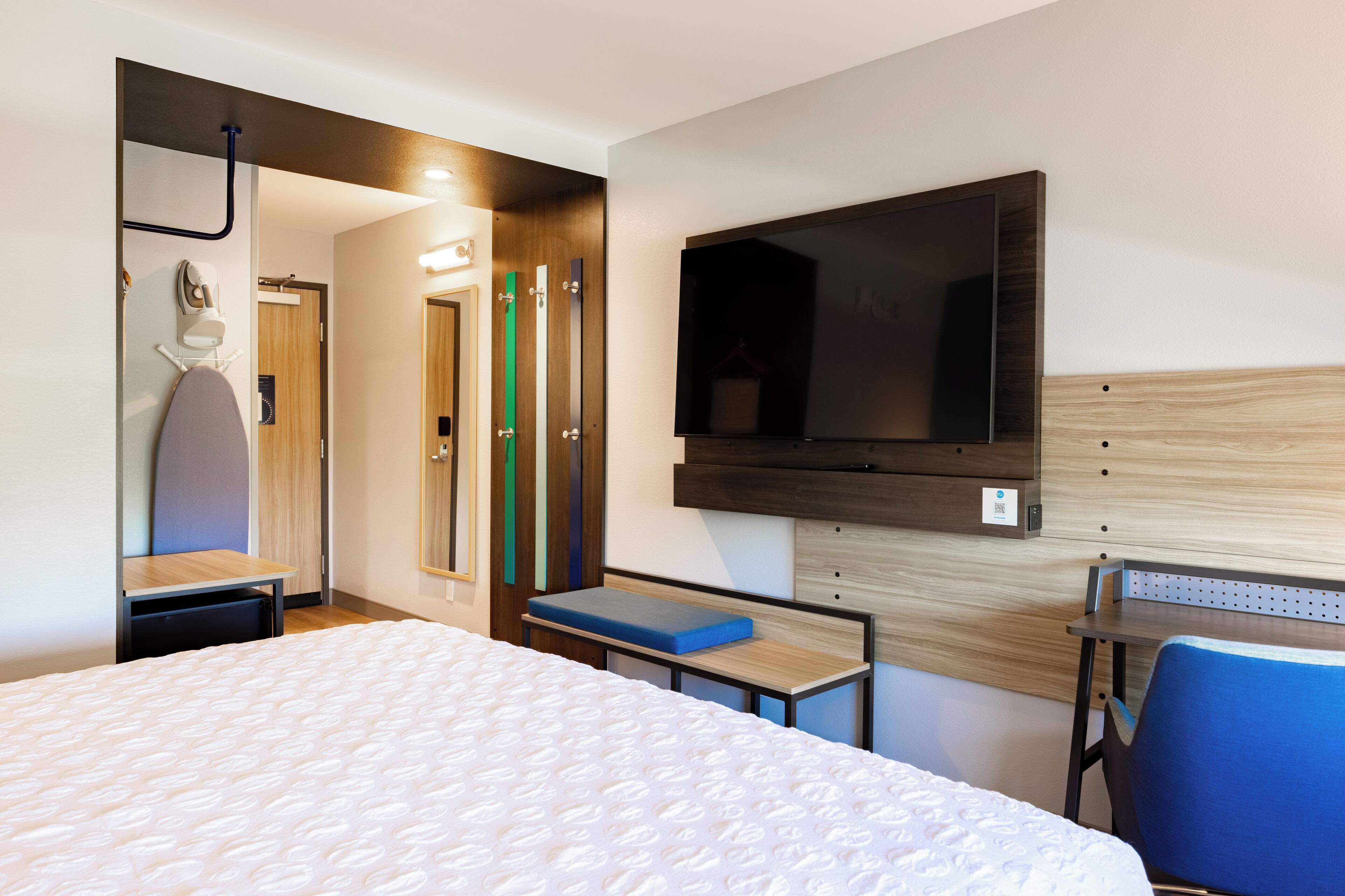 Desk, blackout drapes, iron/ironing board, free WiFi