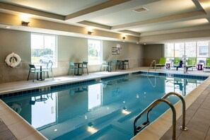 Indoor pool - Home2 Suites By Hilton Kalamazoo Southeast (Kalamazoo)