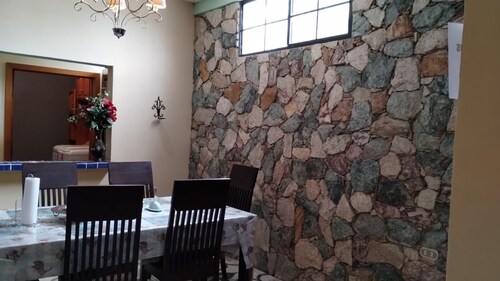 Spacious 5-bedroom house in charming Ahuachapán with WiFi, AC