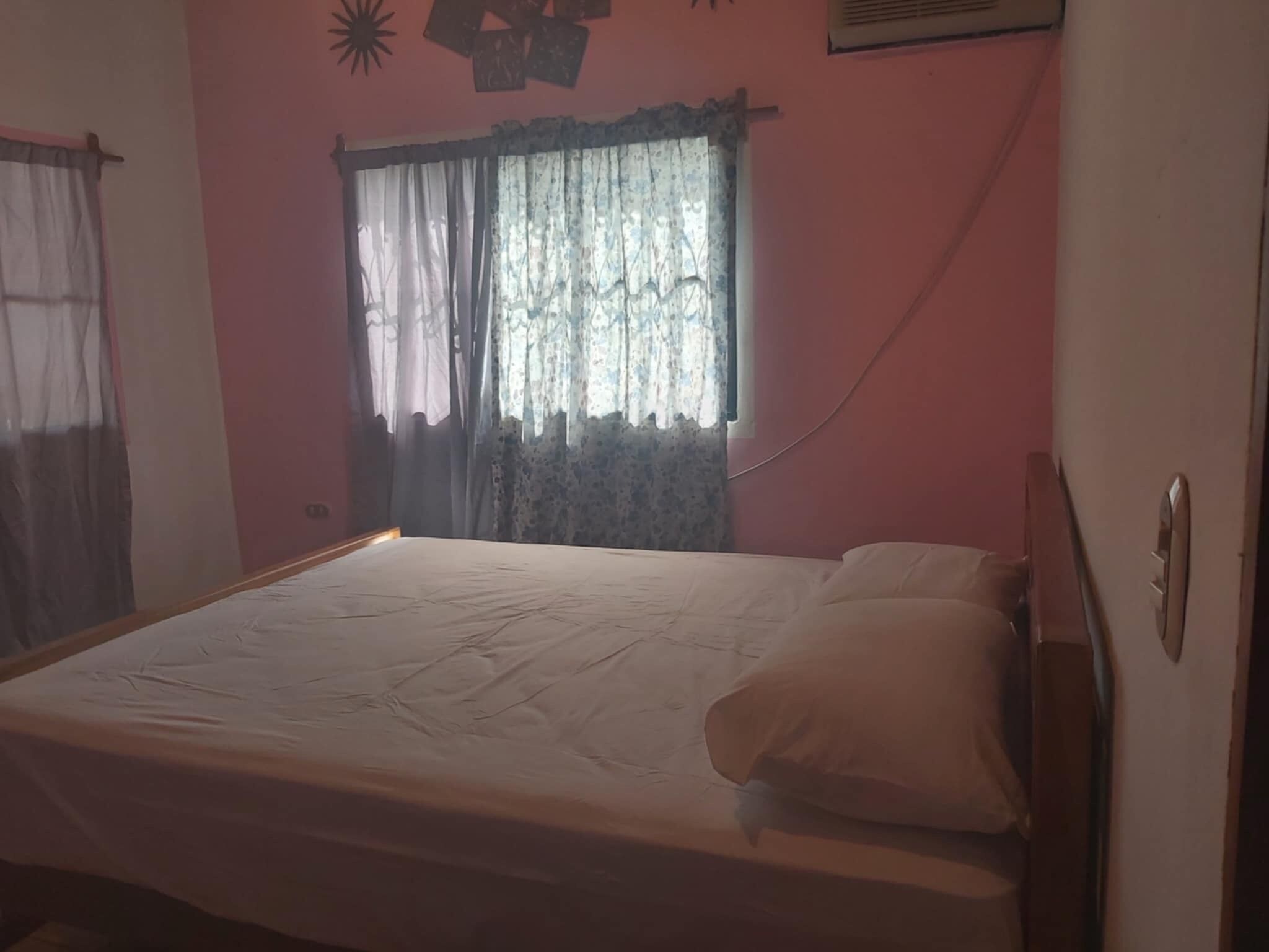 5 bedrooms, WiFi, bed sheets