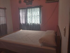 5 bedrooms, WiFi, bed sheets - Spacious 5-bedroom house in charming Ahuachapán with WiFi, AC (Ahuachapán)