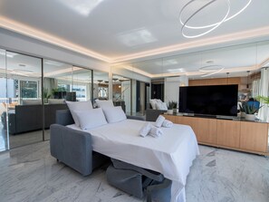 1 dormitorio, tabla de planchar con plancha, wifi y ropa de cama