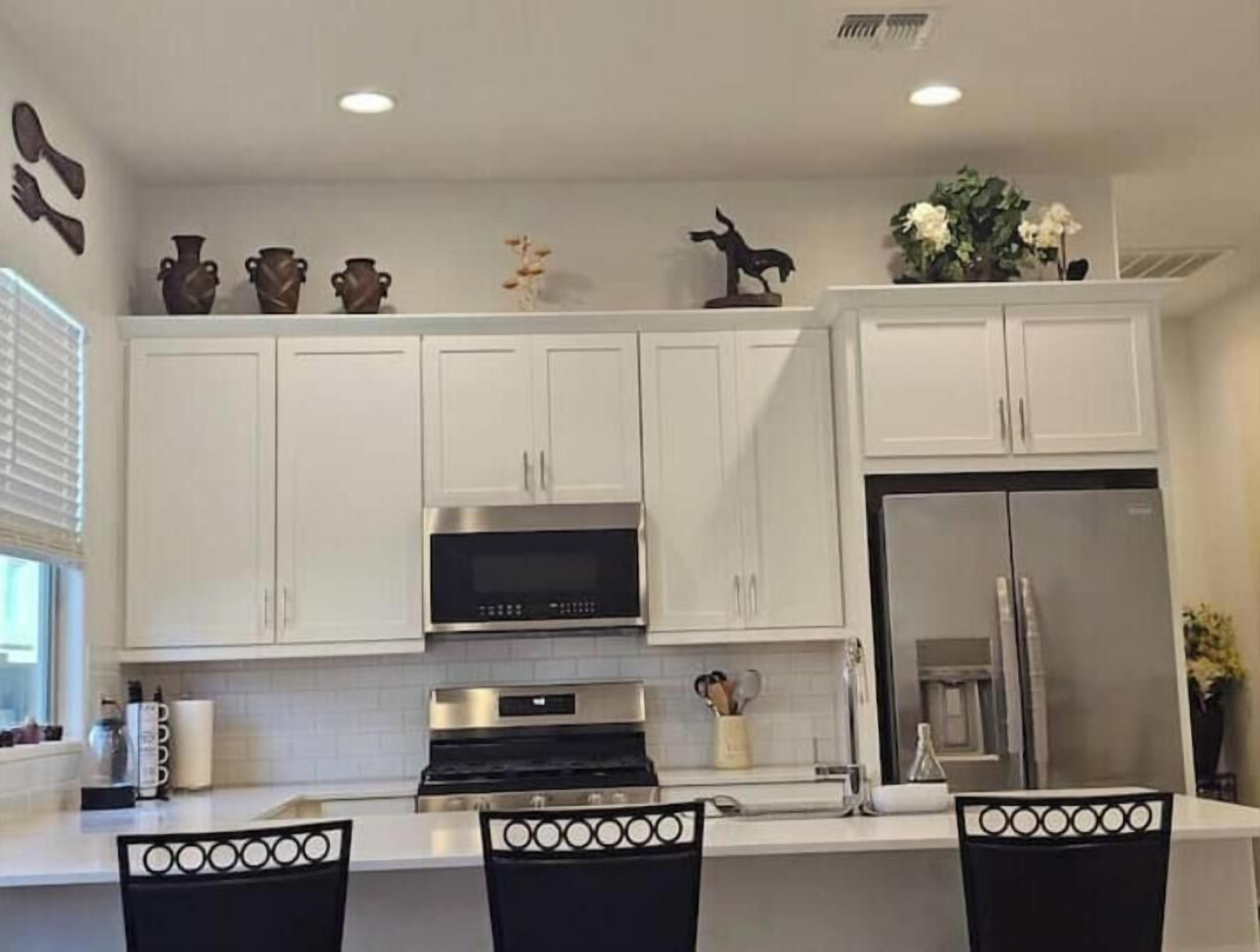 雪櫃、微波爐、焗爐、爐具