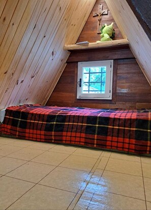 3 bedrooms, iron/ironing board, bed sheets