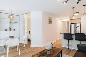 Elite Apartment | Dining