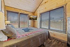 5 bedrooms, iron/ironing board, free WiFi, bed sheets