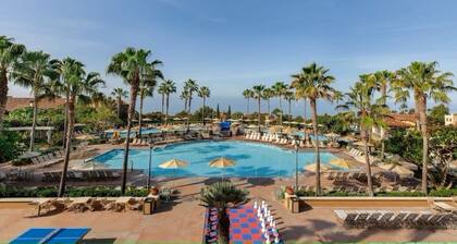 Cozy 2-bedroom resort with fitness room, WiFi in charming Newport Beach