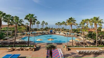 Cozy 2-bedroom resort with fitness room, WiFi in charming Newport Beach