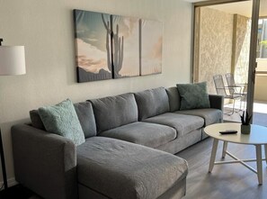 Living area - Old Town Oasis! Charming condo in superb Scottsdale - Heated Pool - Hot Tub (Scottsdale)