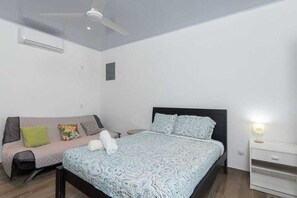 4 bedrooms, WiFi, bed sheets