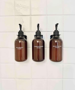 Shower, hair dryer, towels, soap - Charming Urban OTR Condo - Fully Equipped Retreat (Cincinnati)