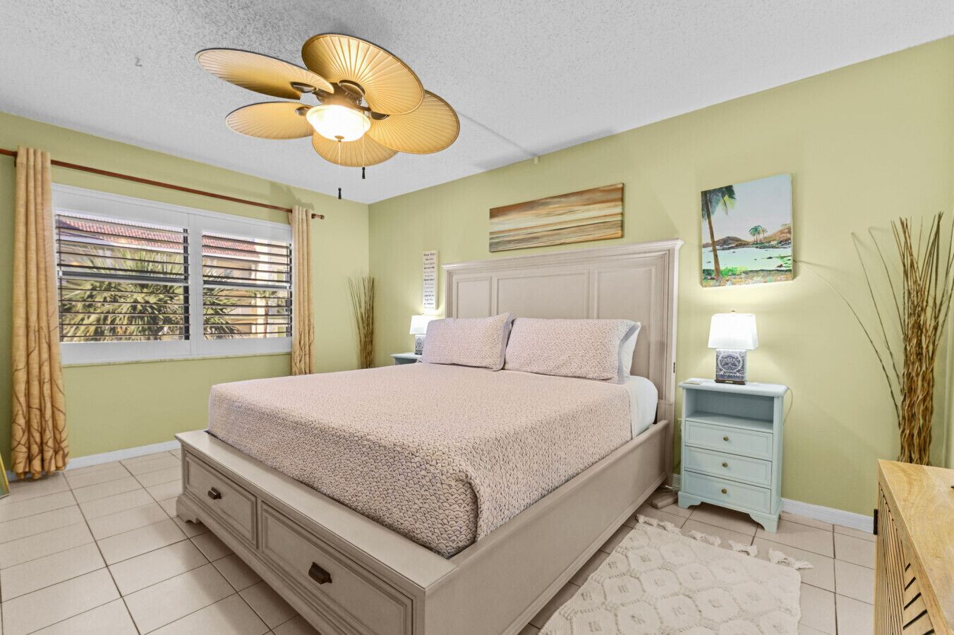 Charming 1br/1.5ba Condo Steps From Madeira Beach - St. Pete Beach