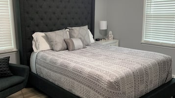 3 habitaciones, tabla de planchar con plancha, wifi y ropa de cama