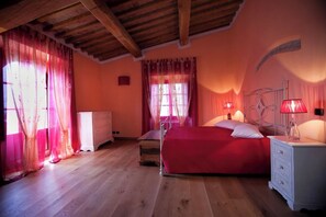 6 Schlafzimmer, Bügeleisen/Bügelbrett, Reisekinderbett, WLAN