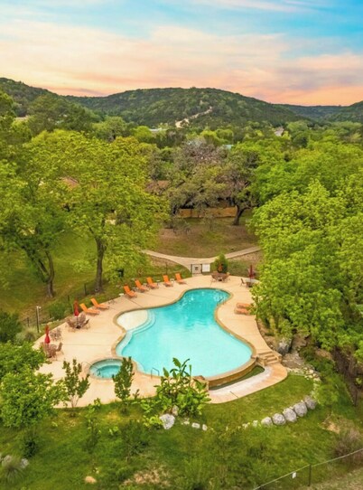 Getaway Cabin #23/25: Texas Hill Country Resort /w Pool