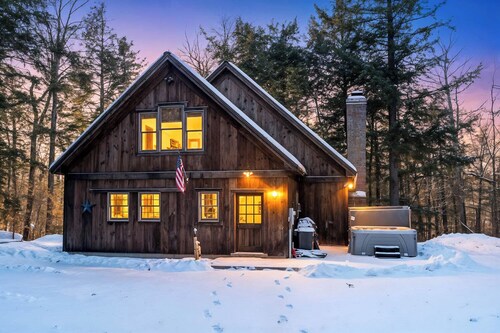 Rustic Cabin near Lakes, Hiking, Biking