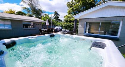 Spacious 5BR 2BA plus sleepout & games room Family Home