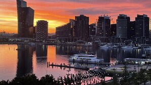 Marina - 2BR Family Home next to SkyBus w/ Pool& Sauna (Melbourne)