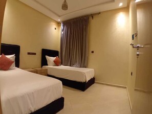 2 habitaciones, tabla de planchar con plancha y wifi 