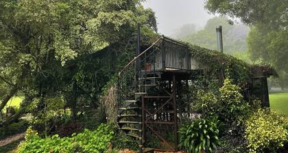 Charming 3-bedroom Chalet in the heart of superb Tamborine Mountain