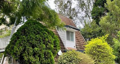 Charming 3-bedroom Chalet in the heart of superb Tamborine Mountain