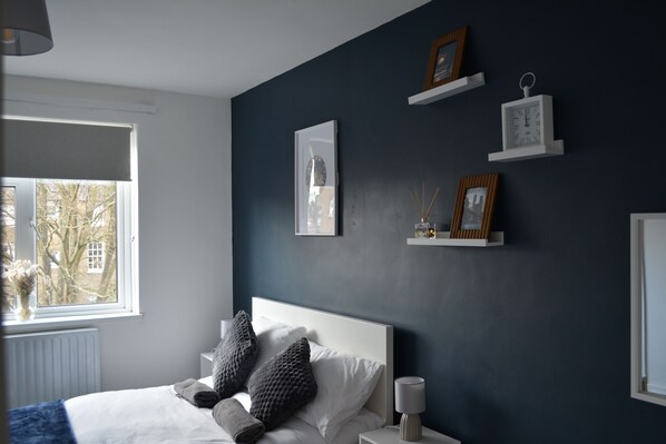 1 chambre, fer et planche à repasser, Wi-Fi, draps fournis