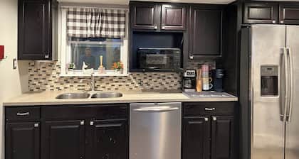 3 bedroom house in brilliant Boothwyn with WiFi, AC
