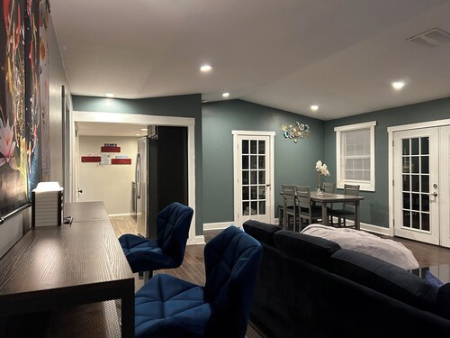 3 bedroom house in brilliant Boothwyn with WiFi, AC