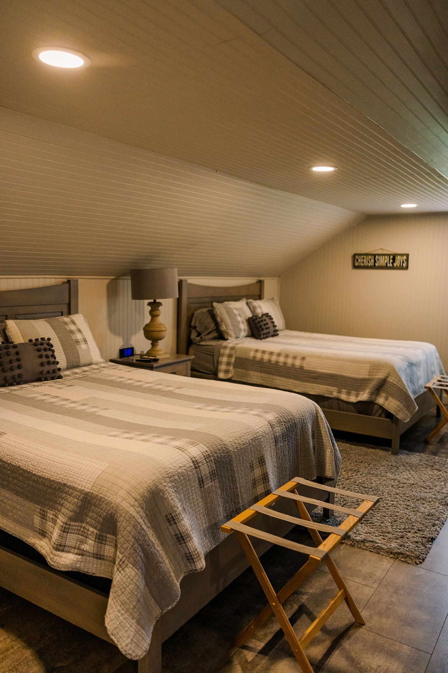 3 chambres, fer et planche à repasser, Wi-Fi, draps fournis