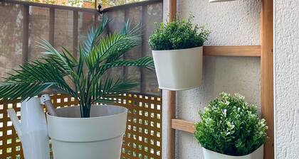 Luxurious Apartment on Rambla w/ Parking by Hostem