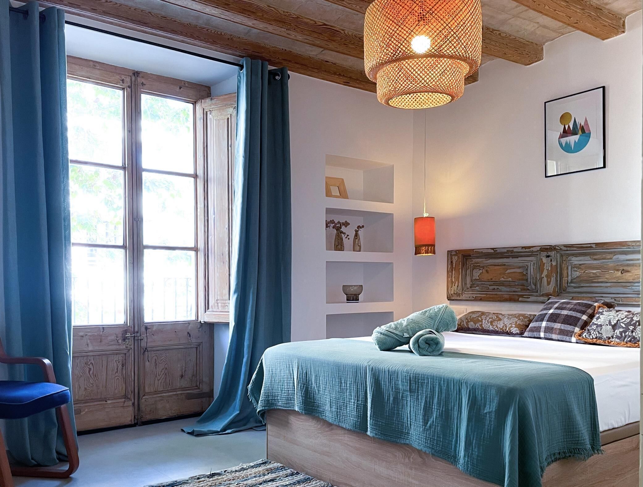 2 habitaciones, tabla de planchar con plancha, internet y ropa de cama 