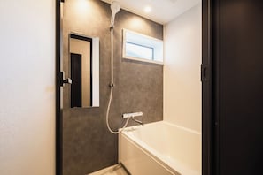 Apartment, 2 Double Beds, Non Smoking | Bathroom