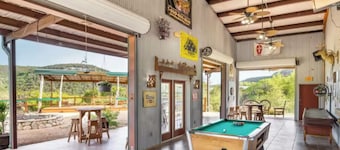 Hideaway Cabin: Texas Hill Country Resort /w Pool
