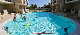 Homiday - Green Bay D16, Two Bedroom Apartment