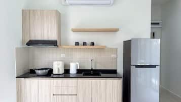 Fridge, microwave, stovetop, toaster