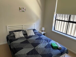 4 間睡房、書桌、熨斗/熨衫板、Wi-Fi