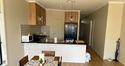 Modern Brand New 4BR Family Home Walkable to Shops
