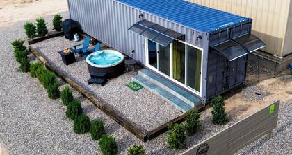 Luxury Stargazing Container Near Sedona • Hot Tub & Desert Views