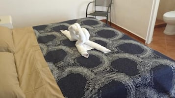 1 makuuhuone, kannettavalle tietokoneelle sopiva työtila