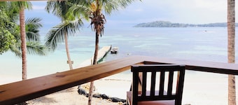 Bocas Beachfront Lodge