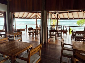 Restaurant - Bocas Beachfront Lodge (Bocas del Toro)