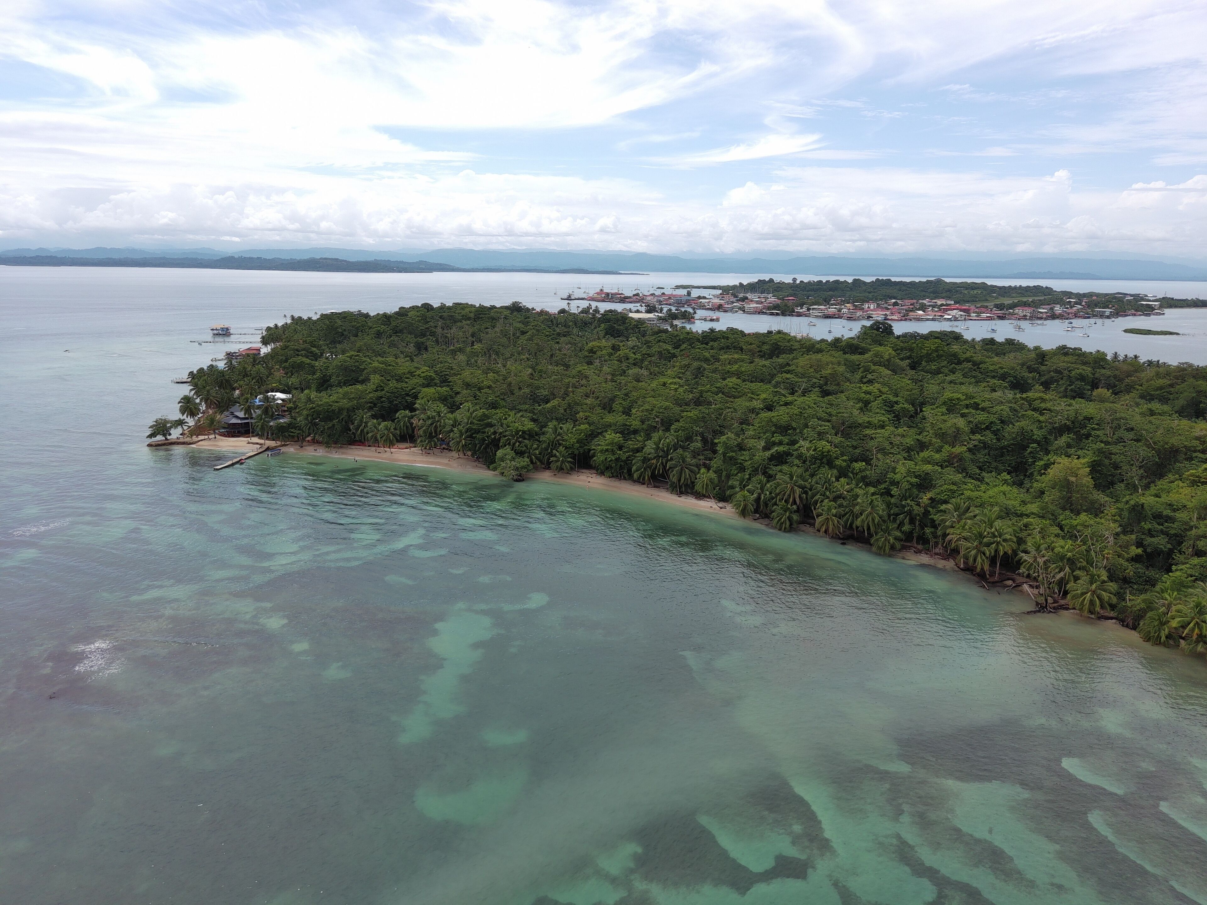 Foto - Bocas Beachfront Lodge Spacious Corner King Suite Ocean View Sand Level