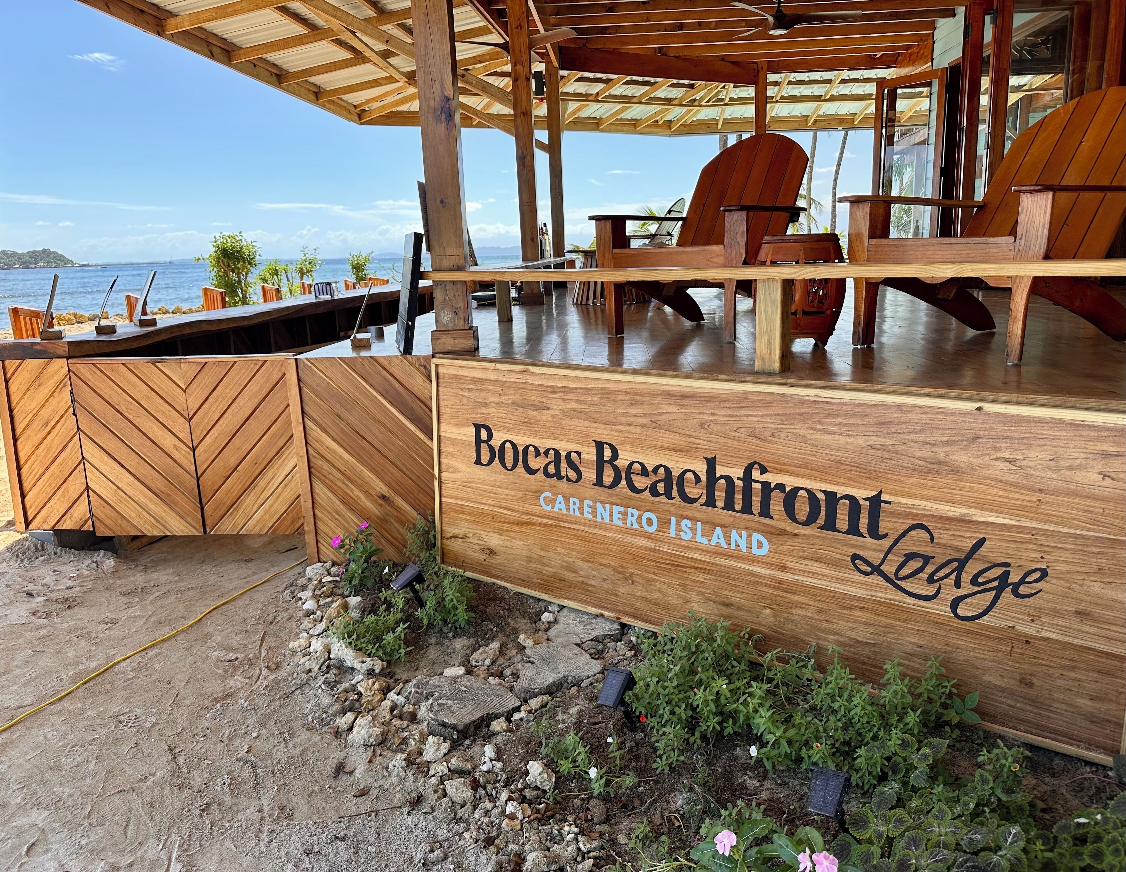 Foto - Bocas Beachfront Lodge Spacious Corner King Suite Ocean View Sand Level