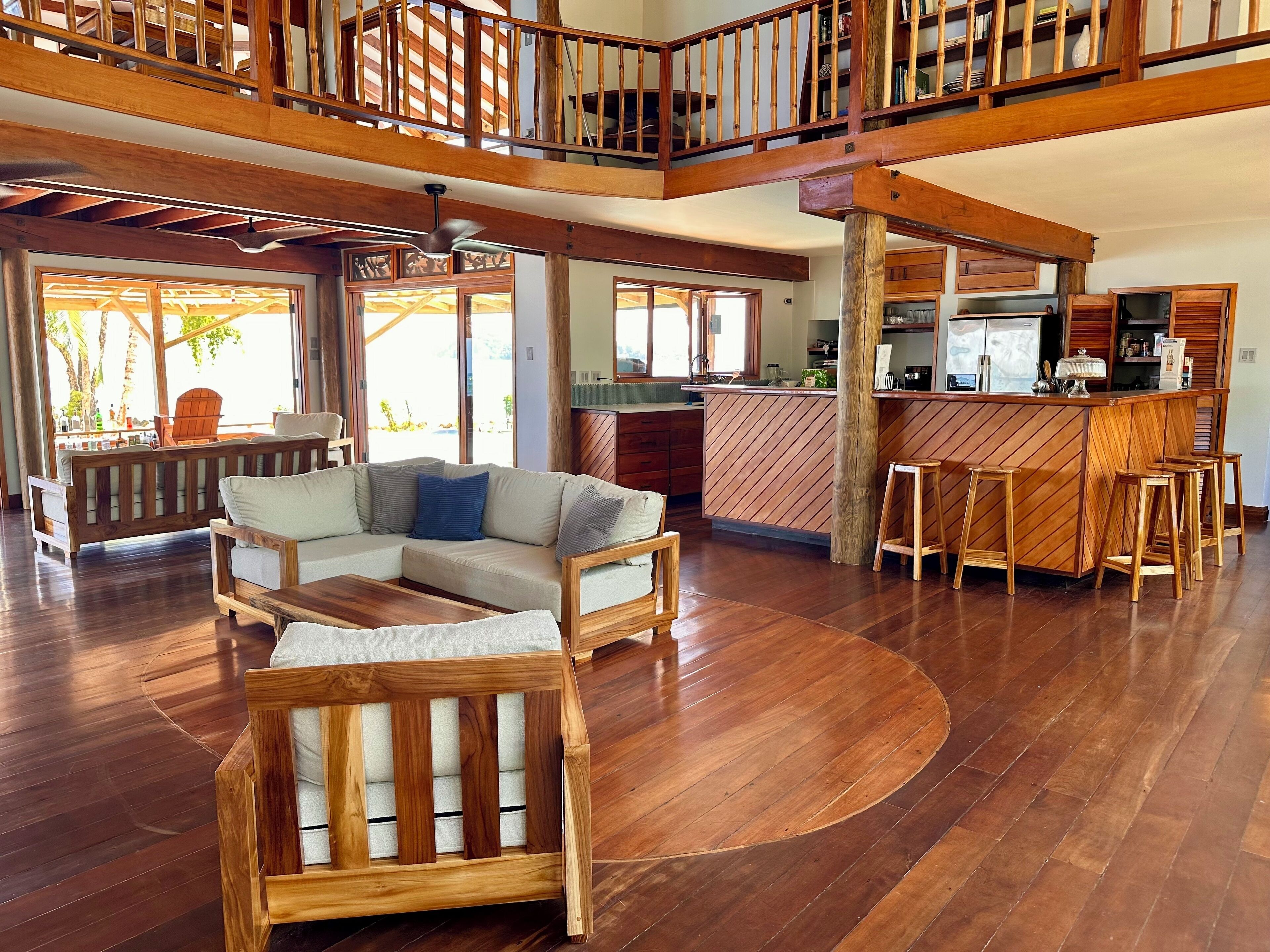 Foto - Bocas Beachfront Lodge Spacious Corner King Suite Ocean View Sand Level