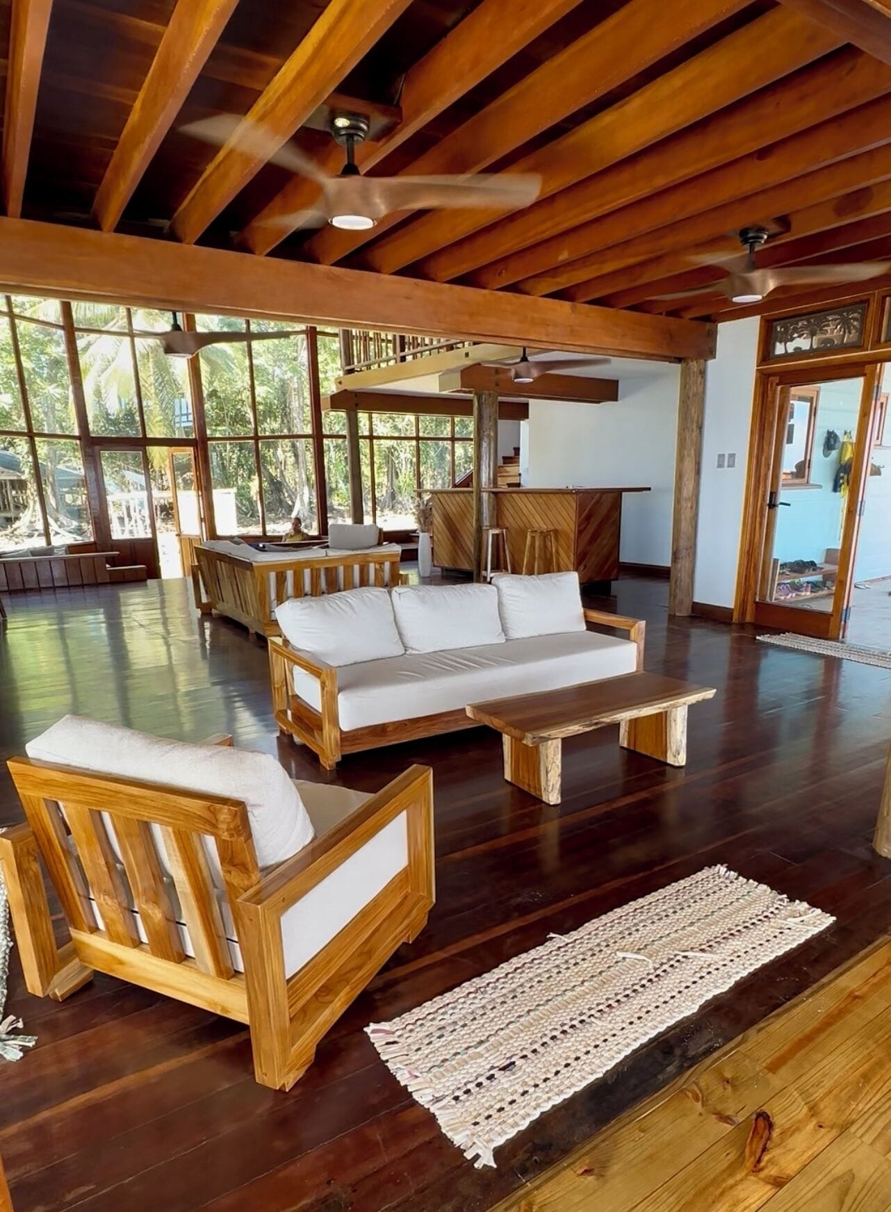 Foto - Bocas Beachfront Lodge Spacious Corner King Suite Ocean View Sand Level