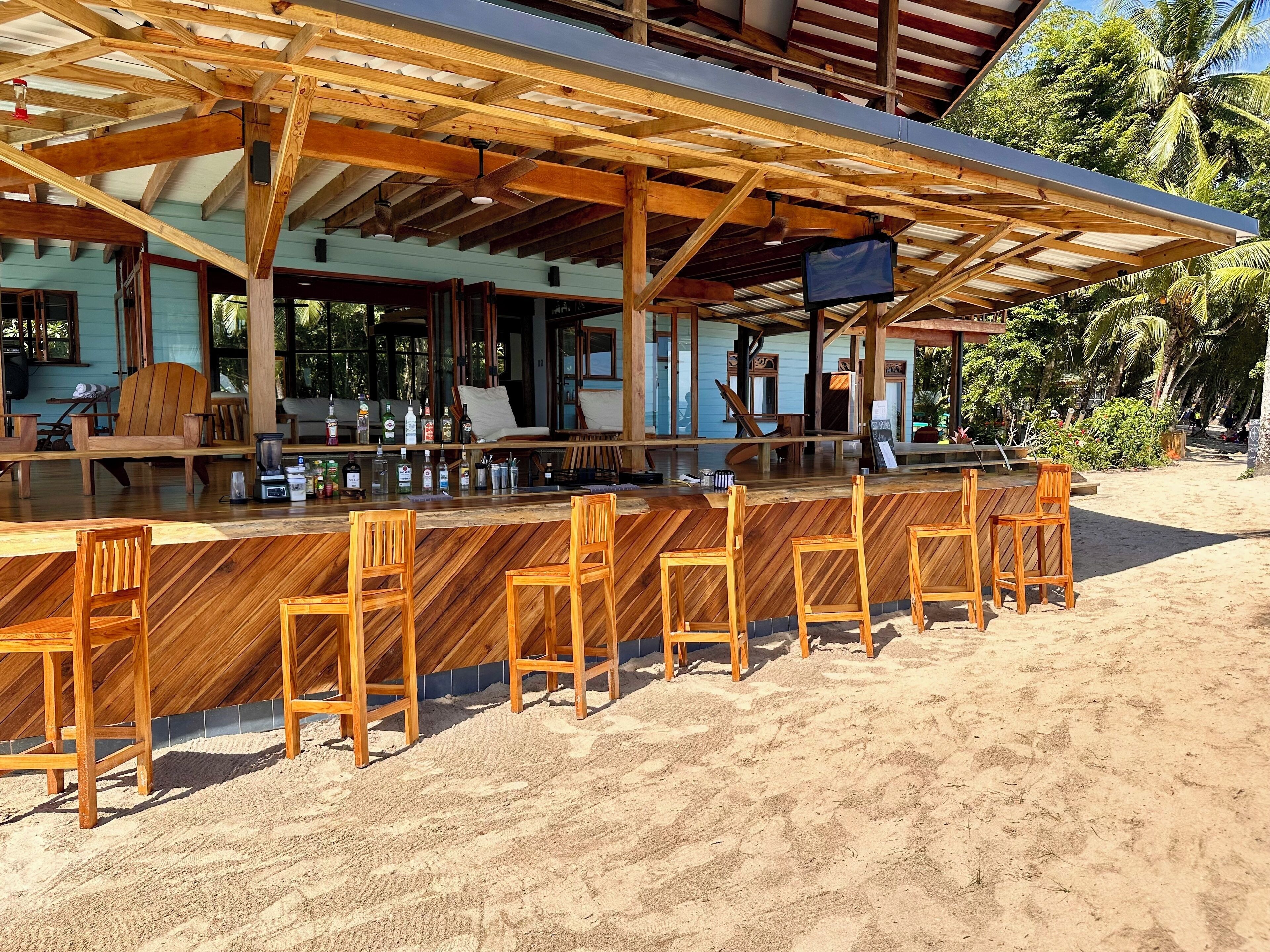 Foto - Bocas Beachfront Lodge Spacious Corner King Suite Ocean View Sand Level