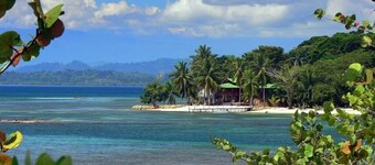 Bocas Beachfront Lodge